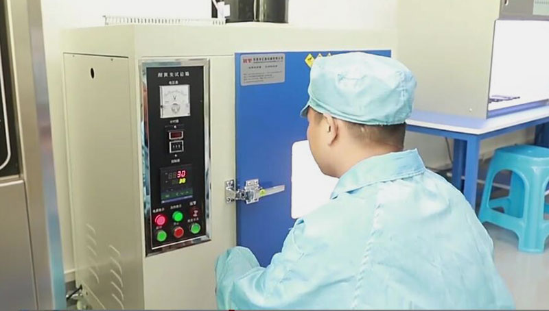硅膠制品噴有手感油有什么作用？